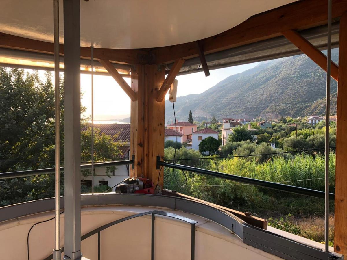Steinturm Mit Dach-Terrasse Zwischen Fluss, Meer Und Gebirge- Spiti Pirgos Paralia Sergoulas Ngoại thất bức ảnh