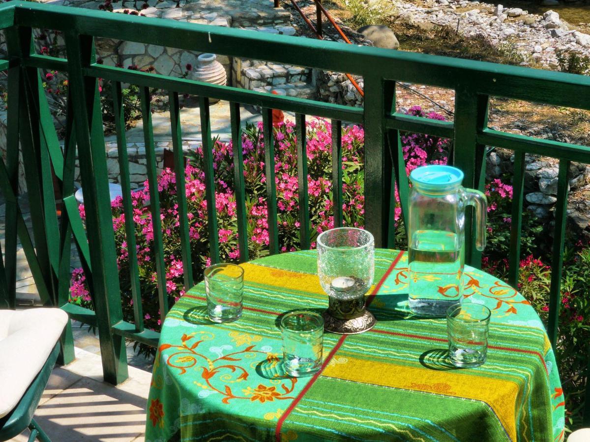 Steinturm Mit Dach-Terrasse Zwischen Fluss, Meer Und Gebirge- Spiti Pirgos Paralia Sergoulas Ngoại thất bức ảnh