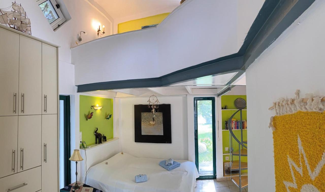 Steinturm Mit Dach-Terrasse Zwischen Fluss, Meer Und Gebirge- Spiti Pirgos Paralia Sergoulas Ngoại thất bức ảnh